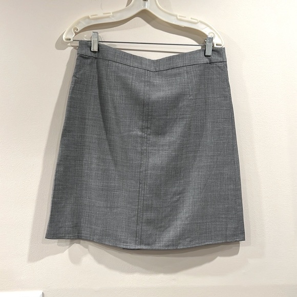 🔥Tory Burch Gray Knee-Length Skirt with Front Slit🔥 - Picture 2 of 6